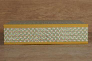 Organizer box with a graphic pattern